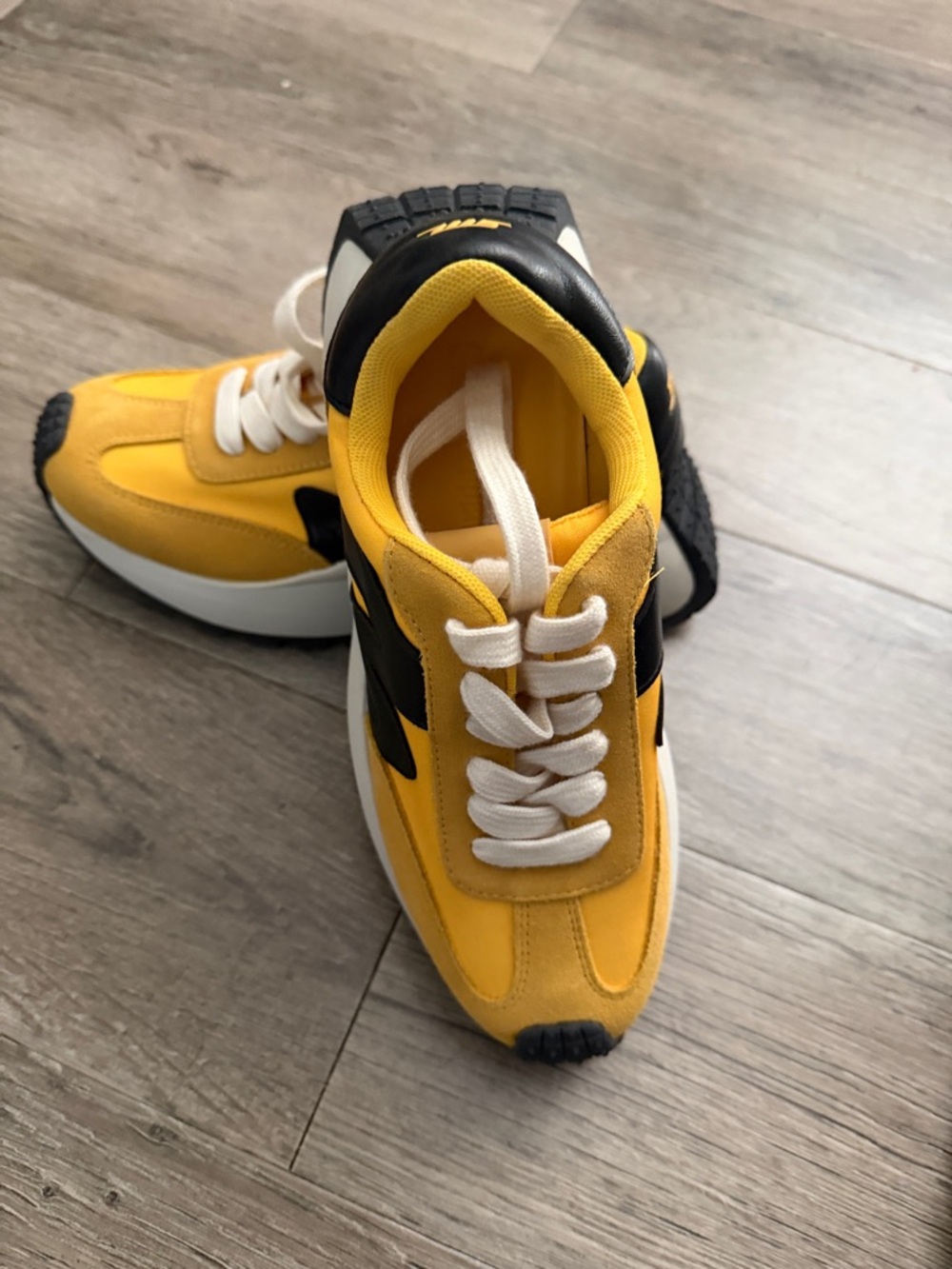 Steve Madden Yellow and Black Women’s Sneakers